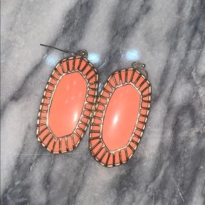 🎄Kendra Scott Coral earrings!